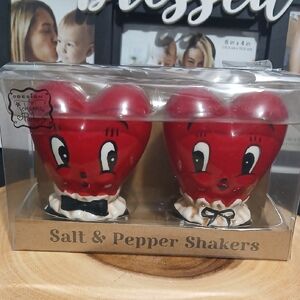 Johanna Parker Red Heart Shakers Set NIB
